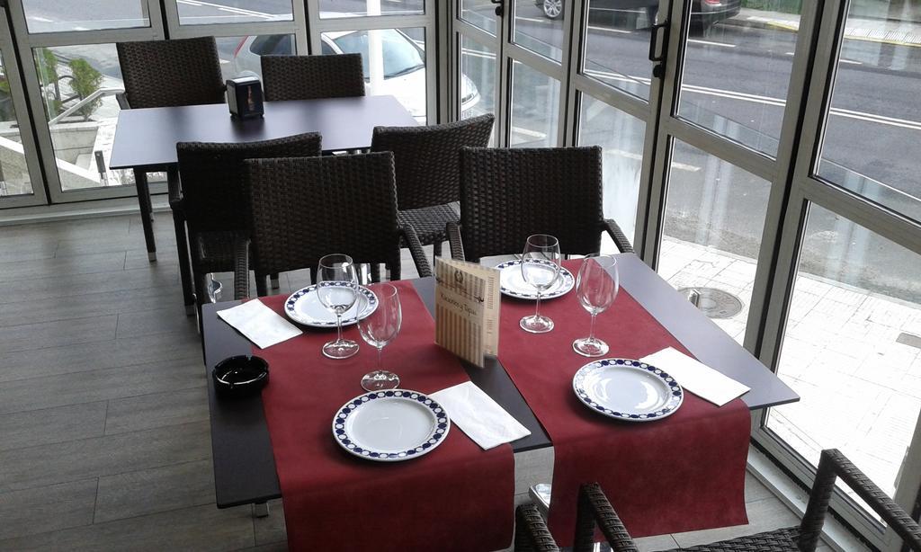 Hotel Restaurante Loureiro Bueu Exterior photo